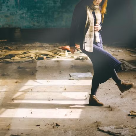 Phai chang nguoi tre dang qua voi vang voi nhung moi quan he? - Anh 2