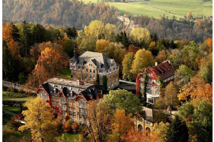 Viện Auf Dem Rosenberg, một trong những trường tư thục lâu đời nhất ở Thụy Sĩ. Ảnh chụp màn hình Business Insider