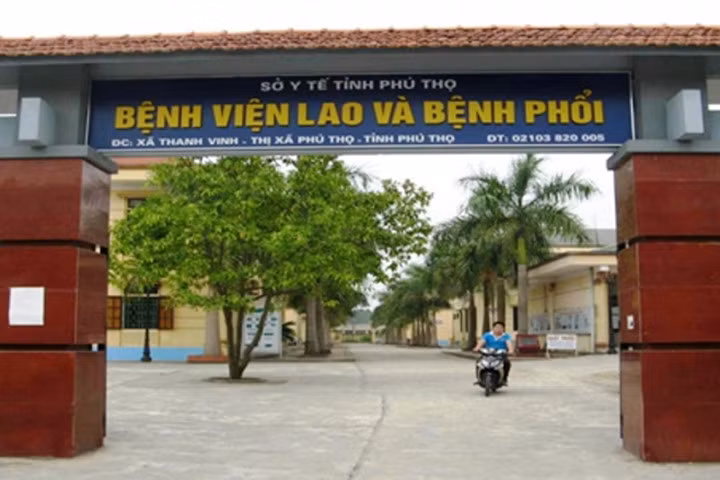 Cách chức Giám đốc Bệnh viện Lao và bệnh phổi tỉnh Phú Thọ