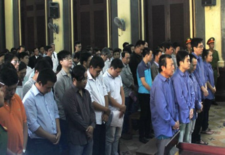 Vì sao trùm đường dây đánh bạc người Singapore được thả ngay tại tòa - Ảnh 2 Vi sao trum duong day danh bac nguoi Singapore duoc tha ngay tai toa - Anh 2