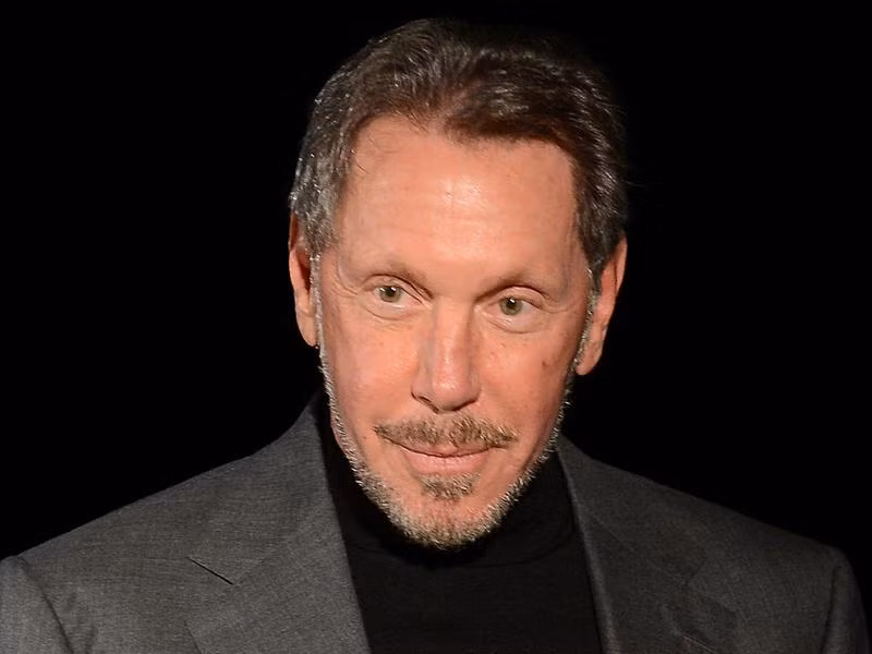 Larry Ellison sinh năm 1944. Tổng tài sản: 46,6 tỷ USD. Nguồn thu nhập: Công nghệ thông tin.