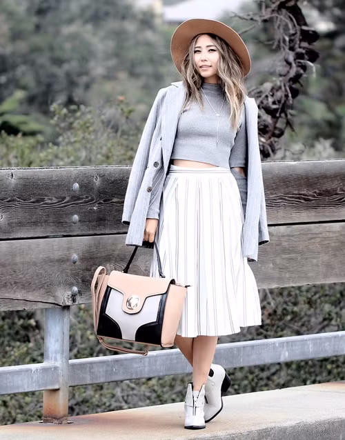 Nữ giám đốc sáng tạo Diana Horsfall pha trộn nữ tính và cá tính để làm nên style thời thượng trong ngày thu nước Mỹ. style-cua-cac-blogger-trong-gio-lanh-dau-mua-14