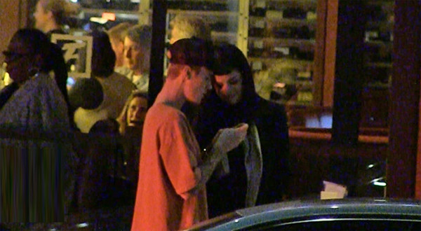 Selena Gomez tái hợp sau khi bị Justin Bieber phản bội?