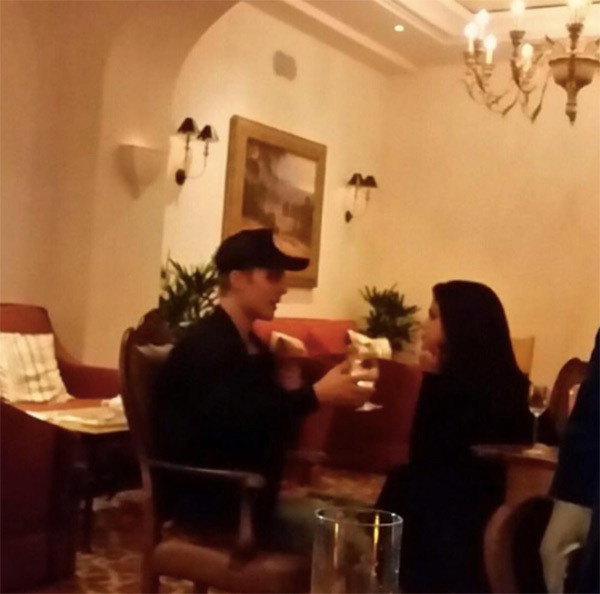 Selena Gomez tái hợp sau khi bị Justin Bieber phản bội?