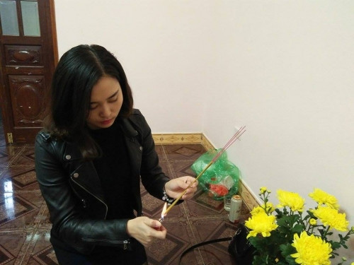 Theo chân nữ doanh nhân xinh đẹp đi mua vàng ngày Vía Thần Tài - Ảnh 3 Theo chân nữ doanh nhân xinh đẹp đi mua vàng ngày Vía Thần Tài - Ảnh 3