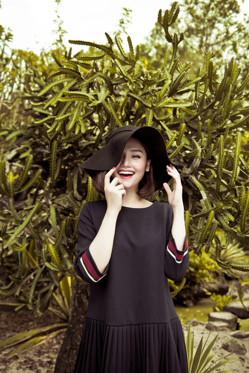 Bộ ảnh được thực hiện bởi nhiếp ảnh gia Trí Nghĩa. Stylist: Travis Nguyễn. Trang điểm: Mun.