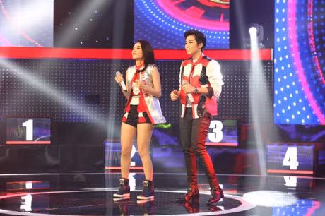 Chi Pu ru Gil Le lam nao loan san khau Giong ai giong ai - Anh 4