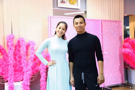 Chi Anh va Khanh Thi tai hien lai cuoc tinh dang do trong liveshow - Anh 3