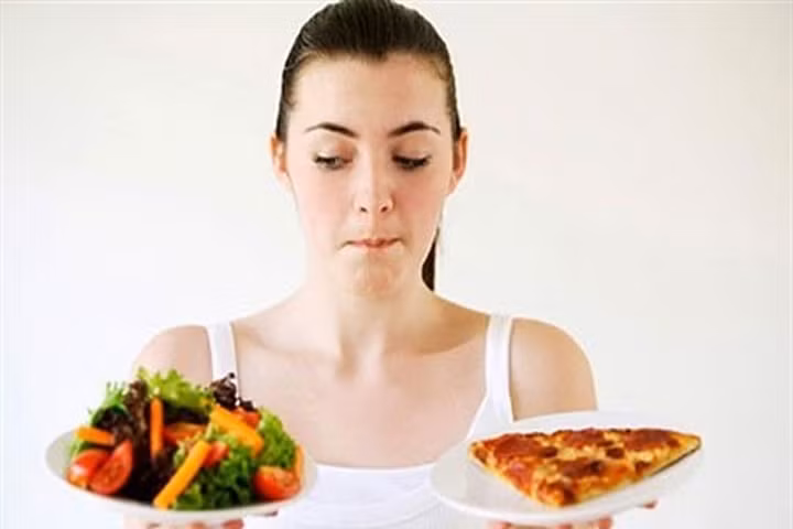 Phụ nữ mang thai không nên ăn gì