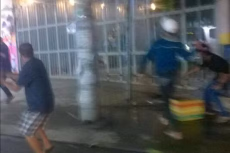 Dieu tra vu nguoi dan ong bi gan 10 thanh nien truy duoi danh bat tinh - Anh 1