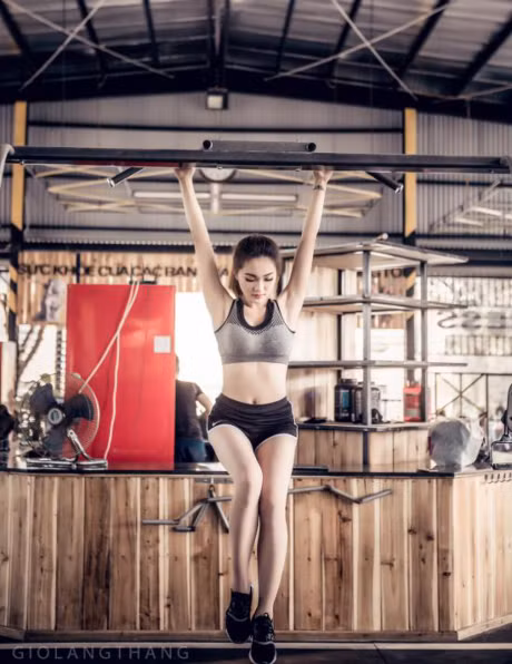 Ngoc Nu - Thi sinh hot nhat Hoa hau Hoan vu trai long khi gay bao voi luong Vote khung - Anh 4