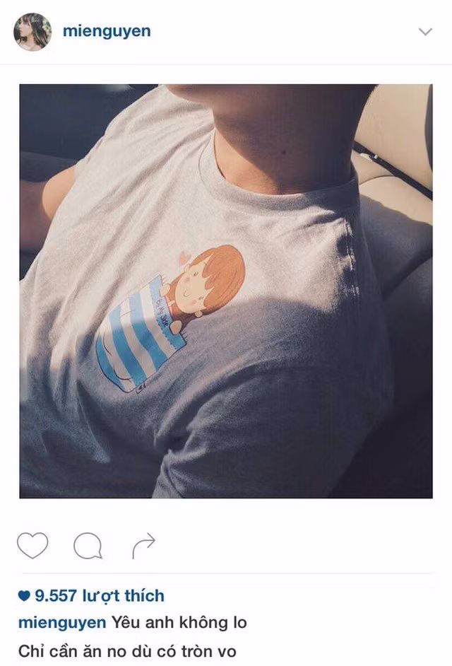  Tuy nhiên, với sự nhạy cảm và tò mò, những người hâm mộ nhanh chóng nhận ra chàng trai này rất quen. 