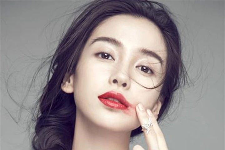 Khi một cô gái trao trái tim cho ai, người đó sẽ trở thành thế giới của cô ấy!