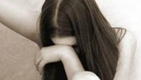 Những phụ nữ trẻ đẹp "trơ mặt" ra tòa vì phạm tội hiếp dâm