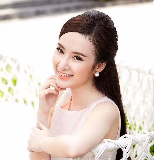 Mặc kiểu này, Angela Phương Trinh sexy gấp nhiều lần khoe da thịt ảnh 2