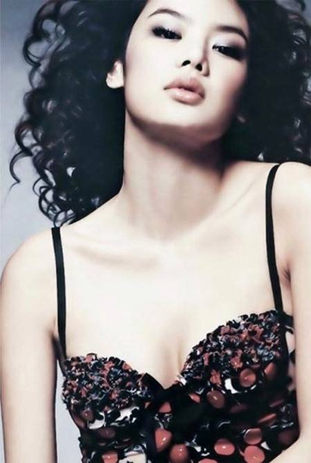 ... Hay Nhạc Cơ Nhi đều là những người đẹp sở hữu đôi môi gợi cảm. ... Hay Nhạc Cơ Nhi đều là những người đẹp sở hữu làn môi đáng mơ ước.