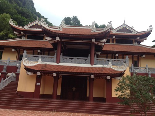 Bất ngờ với “kiến trúc lạ” ở di tích chùa Hương ảnh 2