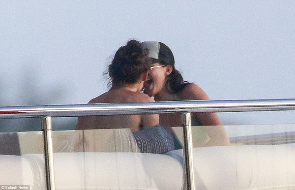 Harry Styles - Kendall Jenner Harry Styles - Kendall Jenner