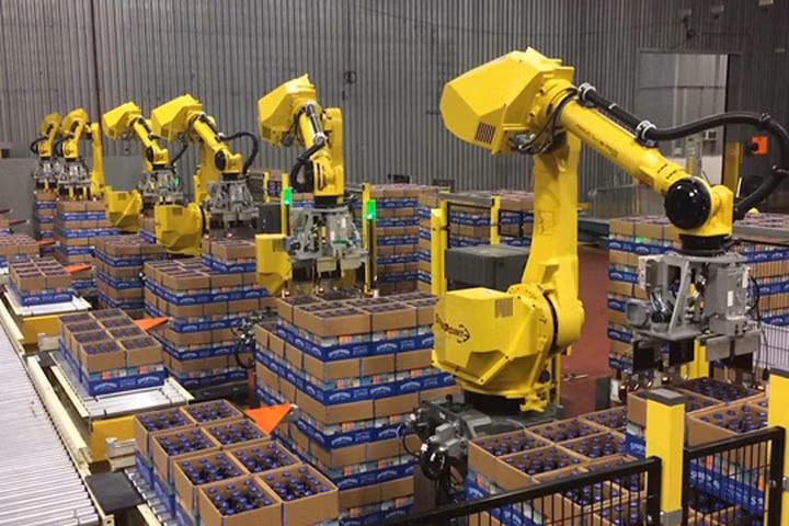 Robot mới là đối tượng đang “cướp việc làm” của hàng triệu người Mỹ