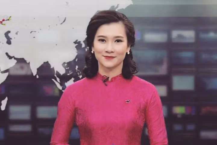 Kể từ ngày 2/2, BTV Khánh Trang trở thành người dẫn chương trình chính thức của chương trình Thời sự 19h trên VTV.