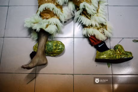 Cuoc song muu sinh vat va cua nhung chang nghe si mua lan tre tuoi o Sai Gon - Anh 12