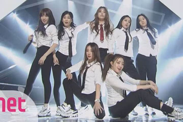 Những idol nữ khoe vẻ nam tính khi nhảy nhạc của boygroup