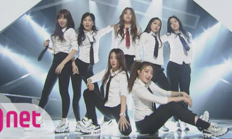 Nhung idol nu khoe ve nam tinh khi nhay nhac cua boygroup - Anh 1