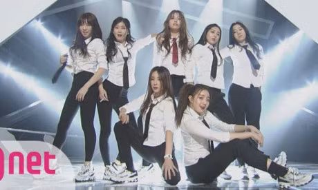 Nhung idol nu khoe ve nam tinh khi nhay nhac cua boygroup - Anh 1