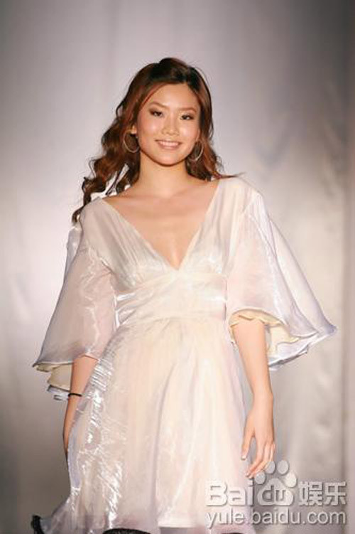 Những "cậu ấm, cô chiêu" tai tiếng của Cbiz ảnh 12 Những