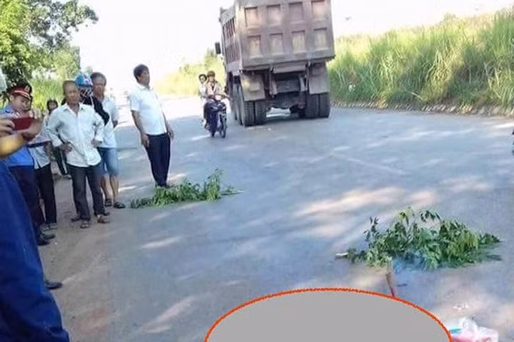 Hiện trường vụ tai nạn. Ảnh: Nghĩa Đàn