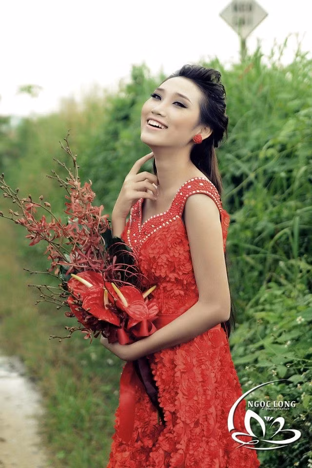 Tuy nhiên công việc chính của Thy Na là làm người mẫu ảnh