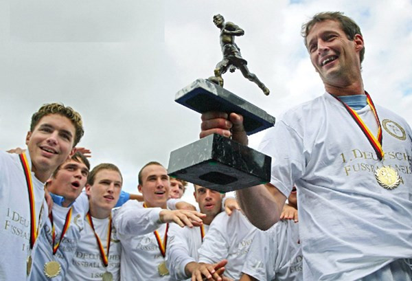 Sau 113 năm, BFC Viktoria Berlin mới đoạt được chiếc cúp vô địch Đức năm 1894 - Ảnh: www.tagesspiegel.de