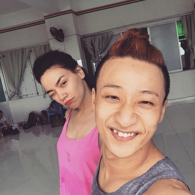 Biên đạo múa “nhiều chuyện” của Hồ Ngọc Hà ảnh 2 Nhận lời trở thành biên đạo cho những ca khúc hit của Hồ Ngọc Hà đồng nghĩa với việc Tô Lâm có thể tự dành cho mình một vị trí tốt bên cạnh nữ ca sĩ nổi tiếng để thể hiện vũ đạo nhưng anh không làm vậy.