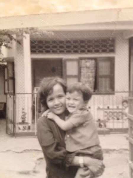 Me ruot Dam Vinh Hung: Canh vo le co cuc, nuoi con mot minh - Anh 1