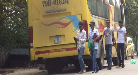 Trinh sát hóa trang, truy bắt giang hồ xe khách - Ảnh 3 Trinh sat hoa trang, truy bat giang ho xe khach - Anh 3