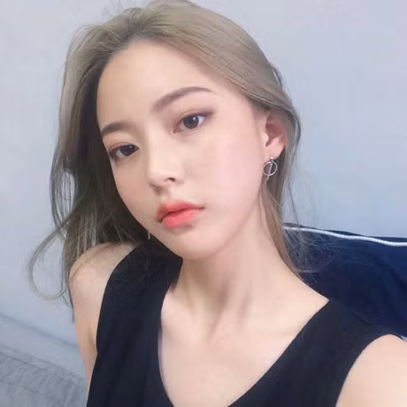 7 loai my pham ban gai khong the thieu trong mua dong - Anh 4