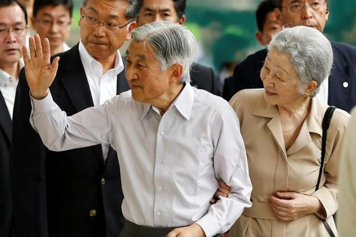 Nhật hoàng Akihito và Hoàng hậu Michiko. Ảnh: Reuters.