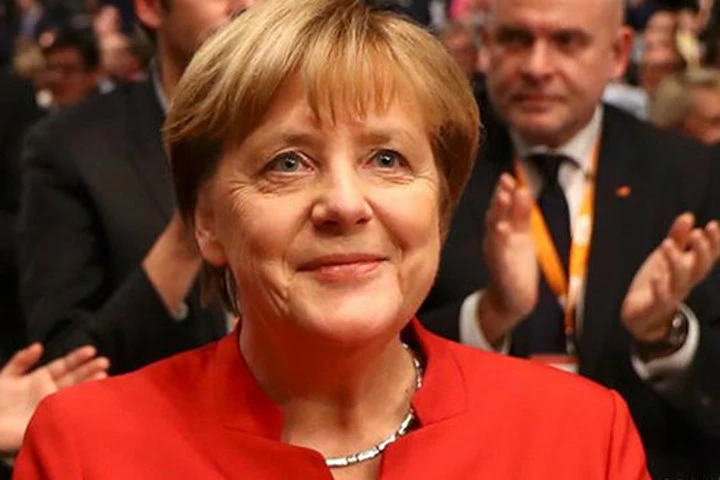 Nhiều người châu Âu đặt hy vọng nữ Thủ tướng Đức Angela Merkel là "cứu cánh" cho sự tồn tại của EU