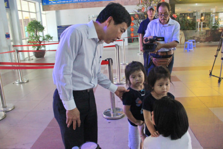 Ket xe, hanh khach khoc nuc no vi tre tau ve que don Tet - Anh 2