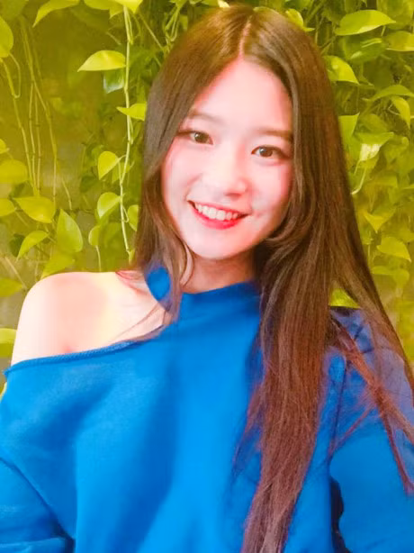 Truot van thoi cung xinh, co ban Han Quoc thu hut ca trieu luot xem - Anh 1