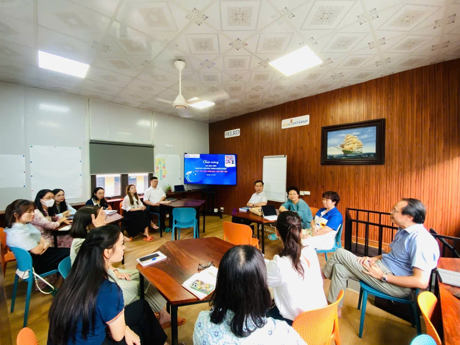 Các học viên tham dự khai giảng chương trình với những chia sẻ hữu ích từ nhiều chuyên gia. 10.jpg