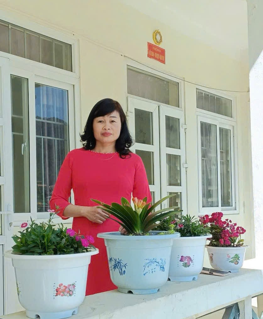 Cô Phạm Thị Xuân gắn bó với vùng đất Dào San đã hơn 20 năm nay. dao-san-1.jpg