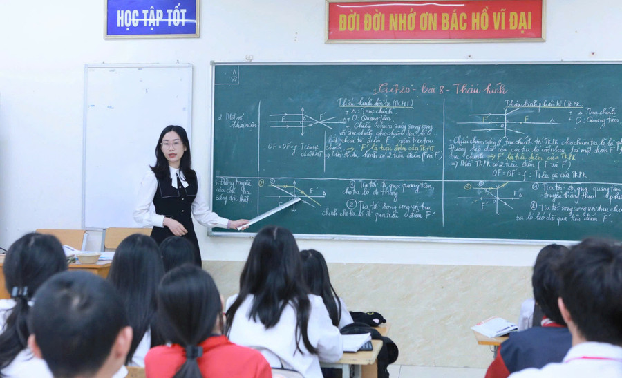 Một giờ học môn Khoa học tự nhiên của cô trò lớp 9 tại Trường THCS Hoàng Liệt (phường Hoàng Liệt, Hà Nội). Ảnh: Đình Tuệ.