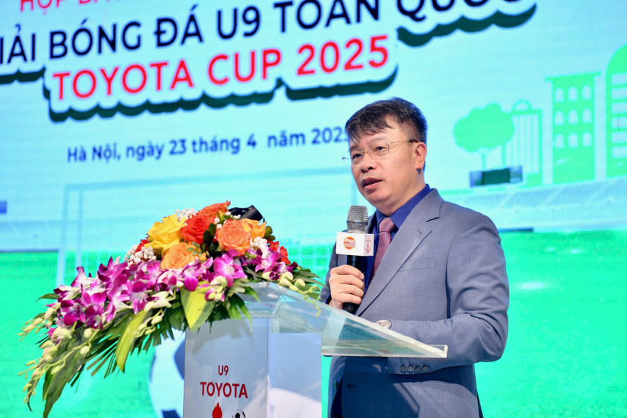 Nhà báo Nguyễn Phan Khuê phát biểu tại sự kiện. u2.jpg