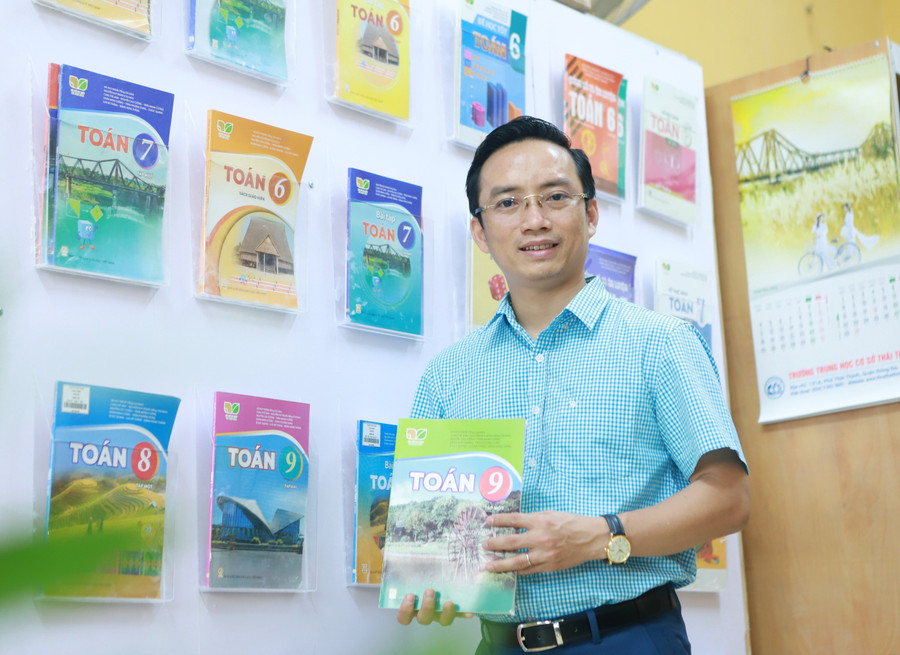 Hiệu trưởng Trường THCS Thái Thịnh Nguyễn Cao Cường. Ảnh: Đình Tuệ. xay-truong-hoc-5-tang-1.jpg
