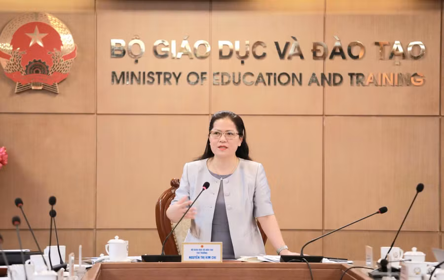 Thứ trưởng Nguyễn Thị Kim Chi chủ trì cuộc họp Hội đồng Thi đua - Khen thưởng Bộ GD&ĐT. Ảnh: Đình Tuệ. 