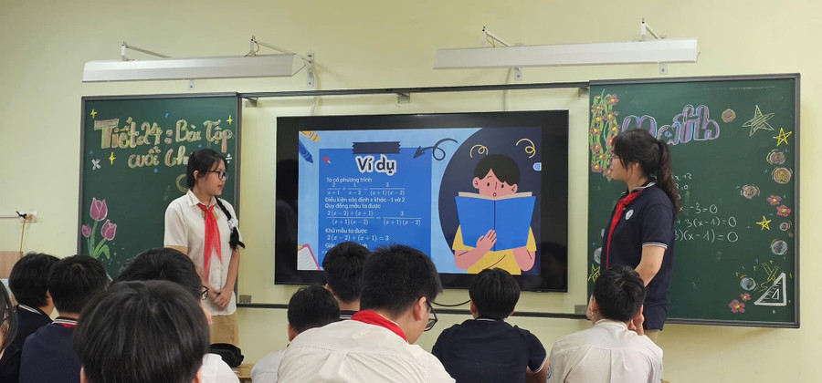 Học sinh Trường THCS Thái Thịnh trong một giờ học trên lớp. thai-thinh.jpg