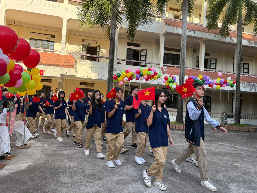 Các em học sinh hân hoan chào đón năm học mới 2025-2026. loi-6.jpg