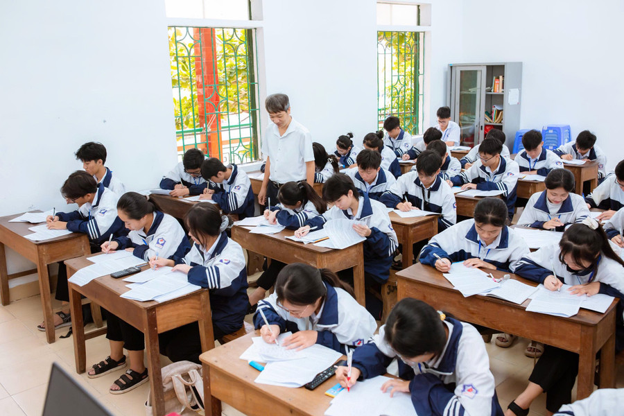 Mỗi bài giảng Toán đều chứa đựng tâm huyết, sự sáng tạo của thầy giáo Phùng Đức Cường. giao-thuy-6.jpg