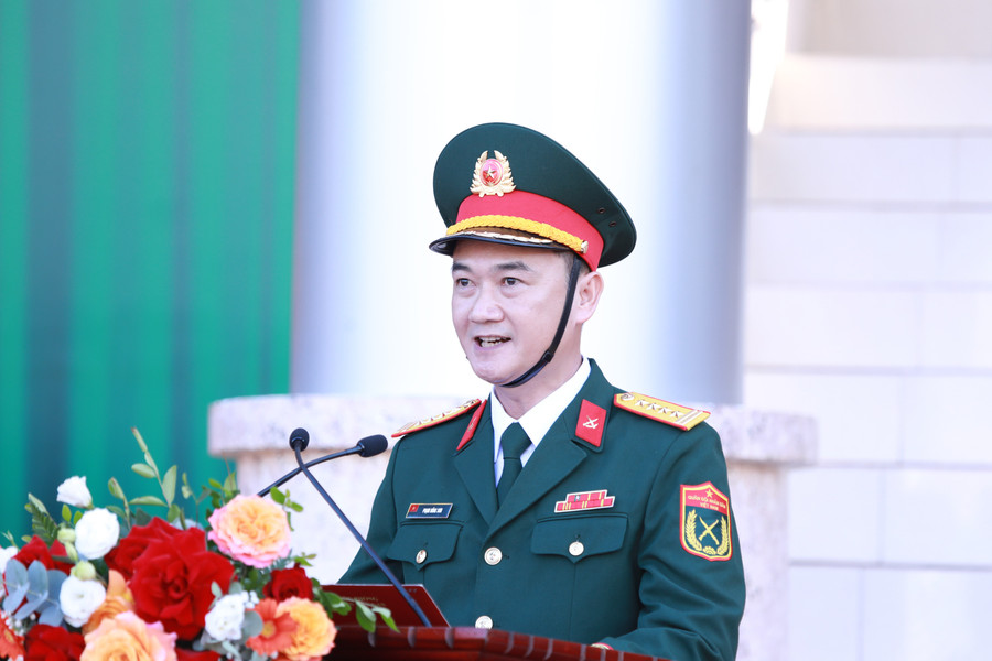Đại tá Phạm Hồng Sơn - đại diện cho các giảng viên của Học viện phát biểu. 9.jpg